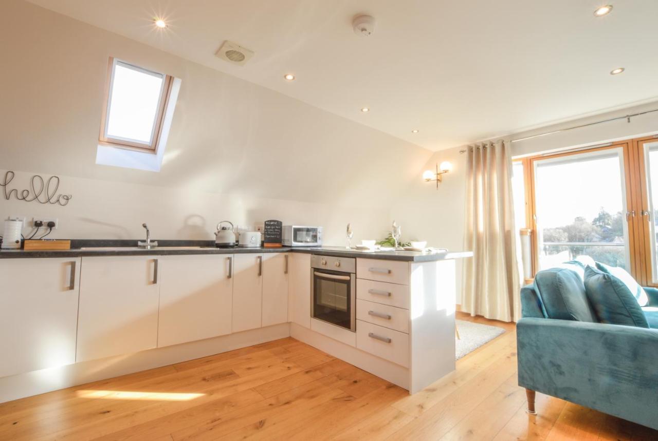 Rowan Tree Apartment - A Modern, Quiet Hideaway With Sweeping Views Across Oban Exterior photo