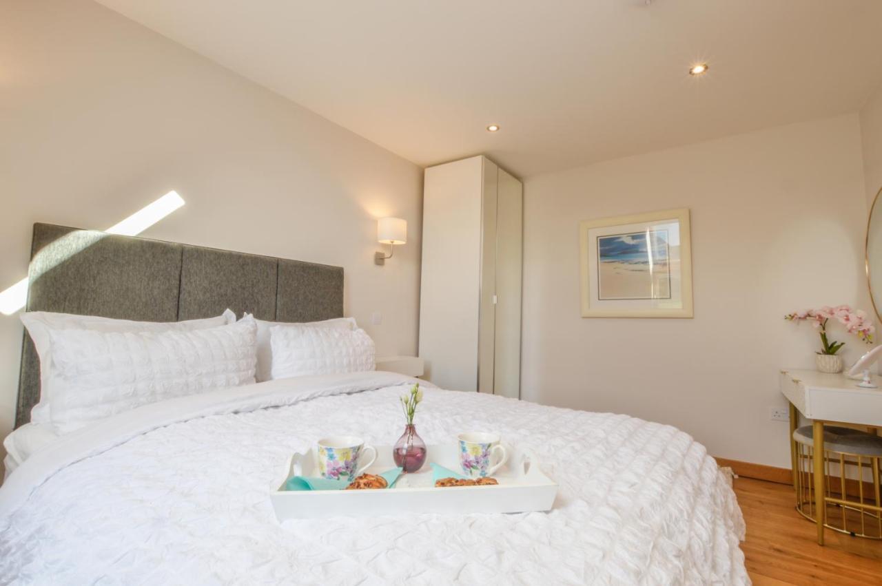 Rowan Tree Apartment - A Modern, Quiet Hideaway With Sweeping Views Across Oban Exterior photo